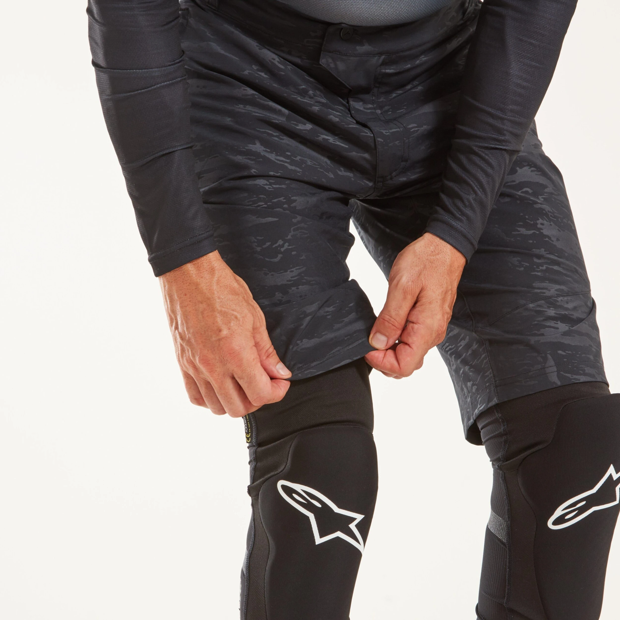 Altura Men's Kielder Lightweight Trail Short - Black - Image 4