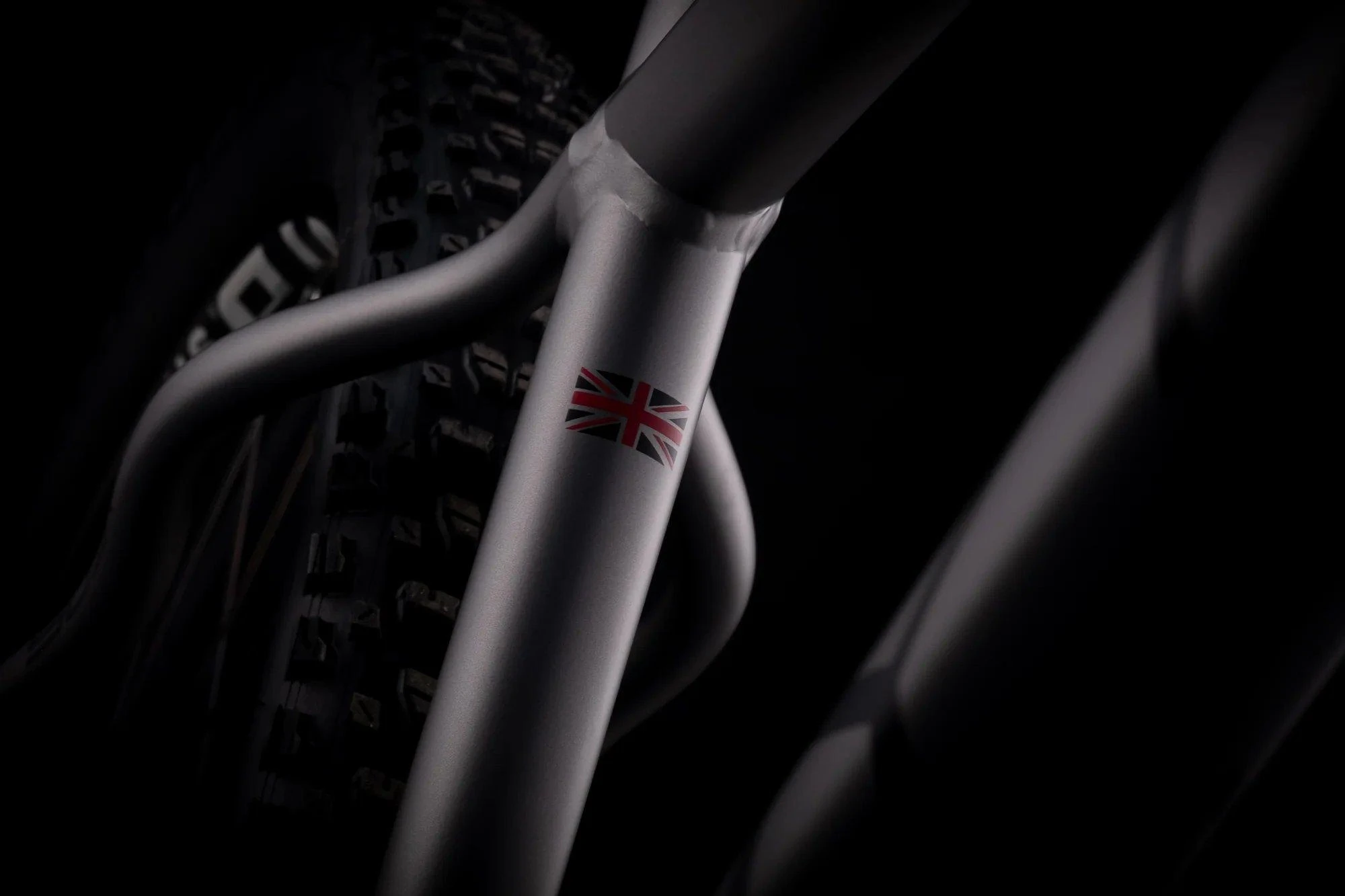 909 - V5 Mountain Bike - Grey - Image 4