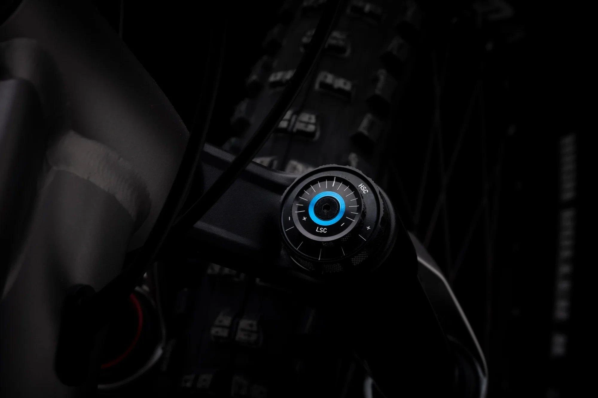 909 - V5 Mountain Bike - Grey - Image 9