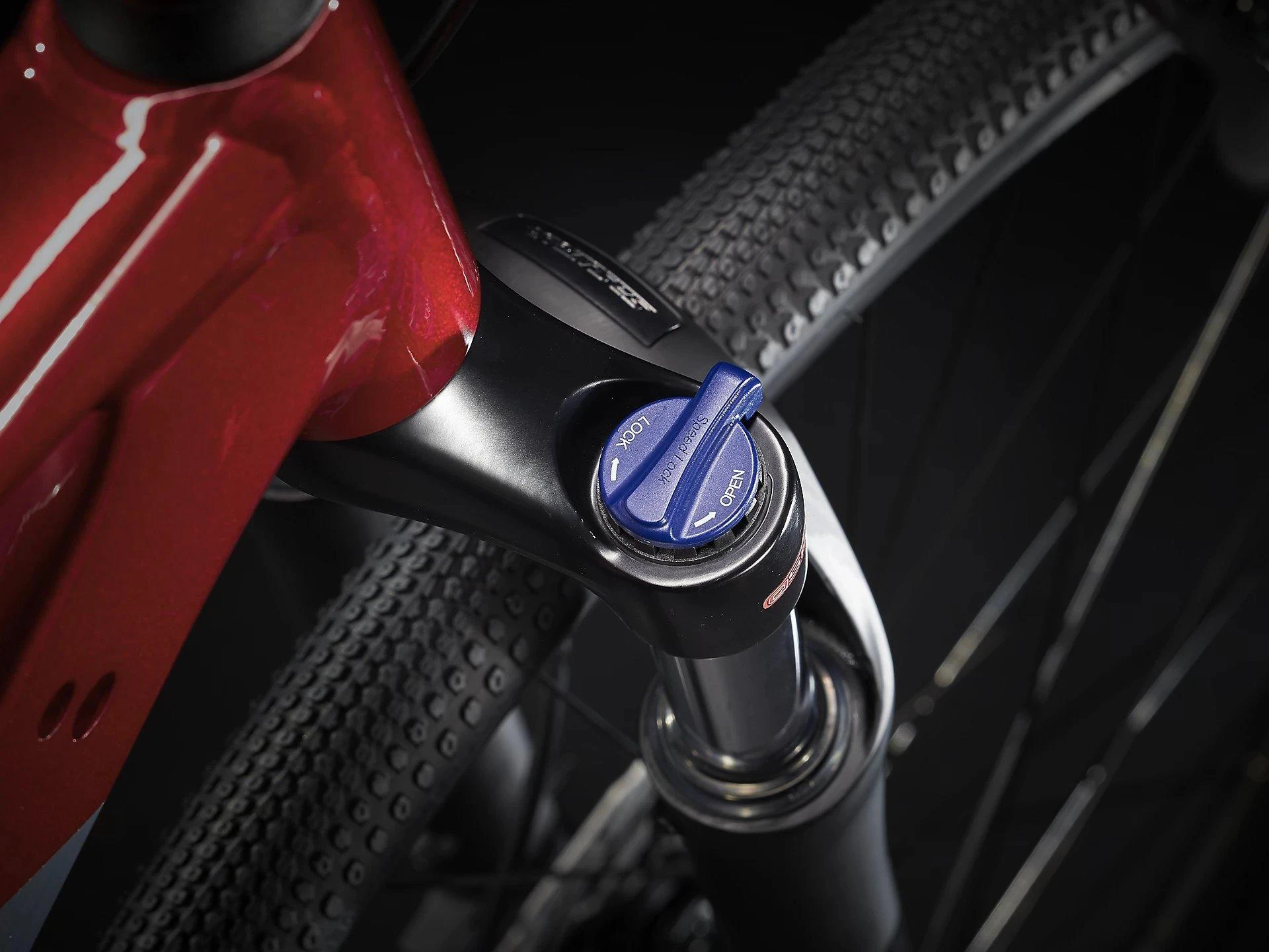 Trek Dual Sport 3 - 2022 - Rage Red - Image 4